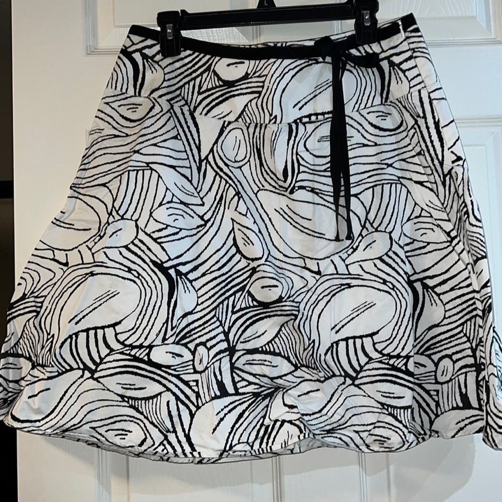 Good condition, black and white